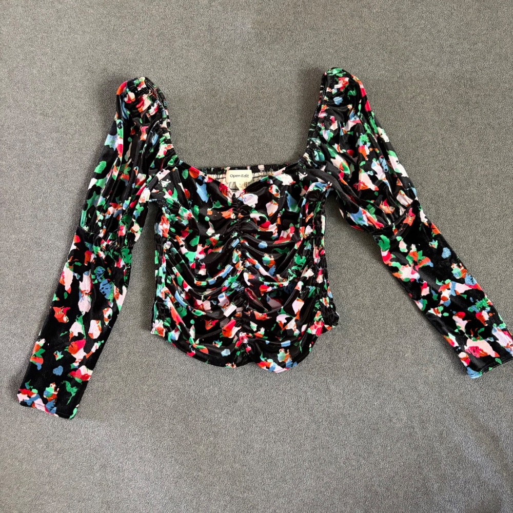 Open Edit Ruched Velvet Top Womens Small Black Floral Excellent Long Sleeve Crop